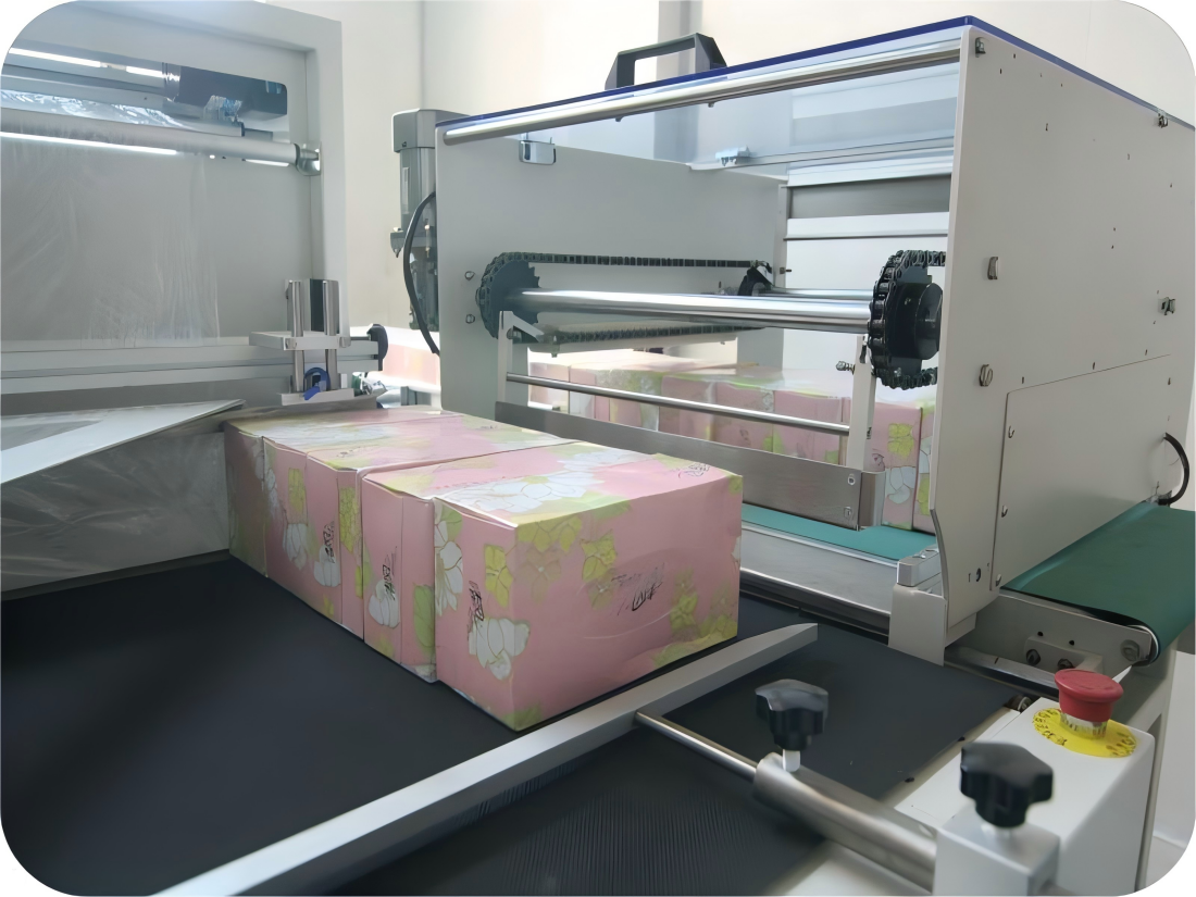 Macchina avvolgitrice termoretraibile per confezionatrice termoretraibile ad alta velocità L726 completamente automatica con tunnel termoretraibile per l'imballaggio di bottiglie