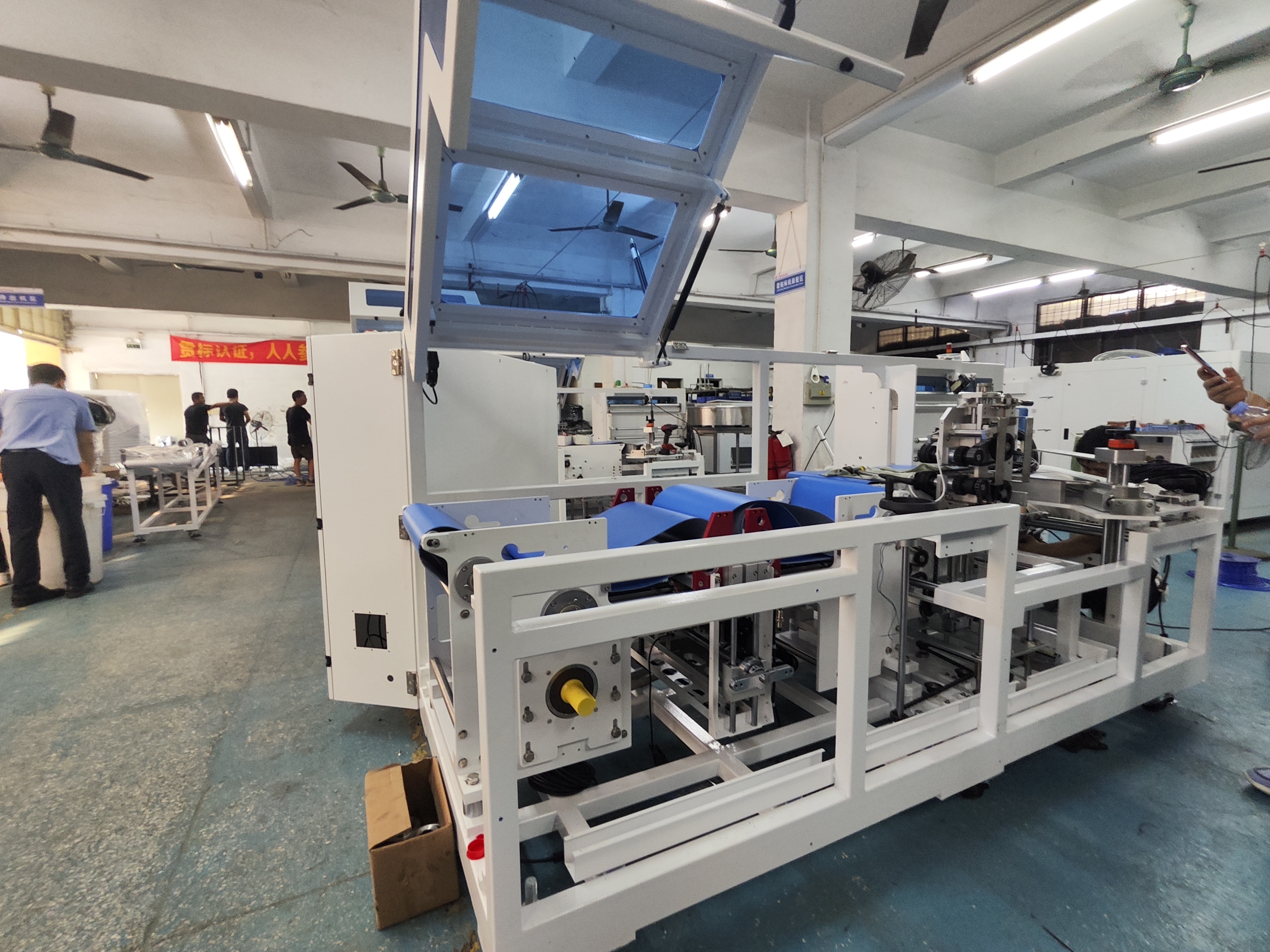 Macchina per l'avvolgimento del film termoretraibile per articoli sportivi multifunzionali Macchina per avvolgere l'avvolgimento della macchina per l'avvolgimento del film termoretraibile per maniche POF