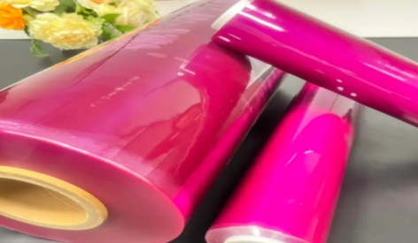 Puoi mettere la pellicola trasparente nel microonde?